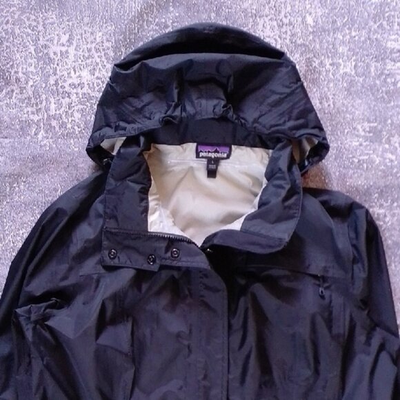 PATAGONIA WOMEN'S RAINCOAT - Picture 5 of 9